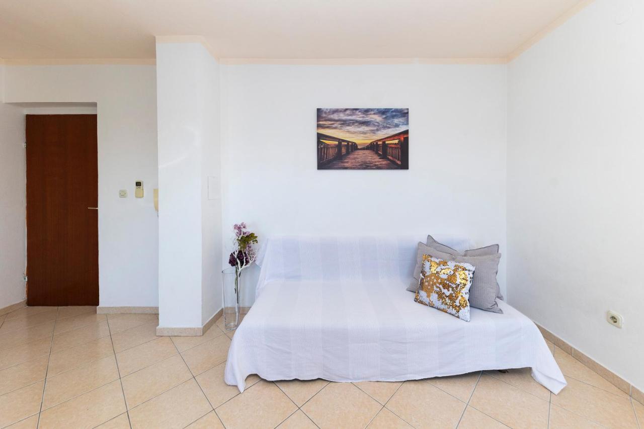 Apartments Seaside Бибинє Екстер'єр фото