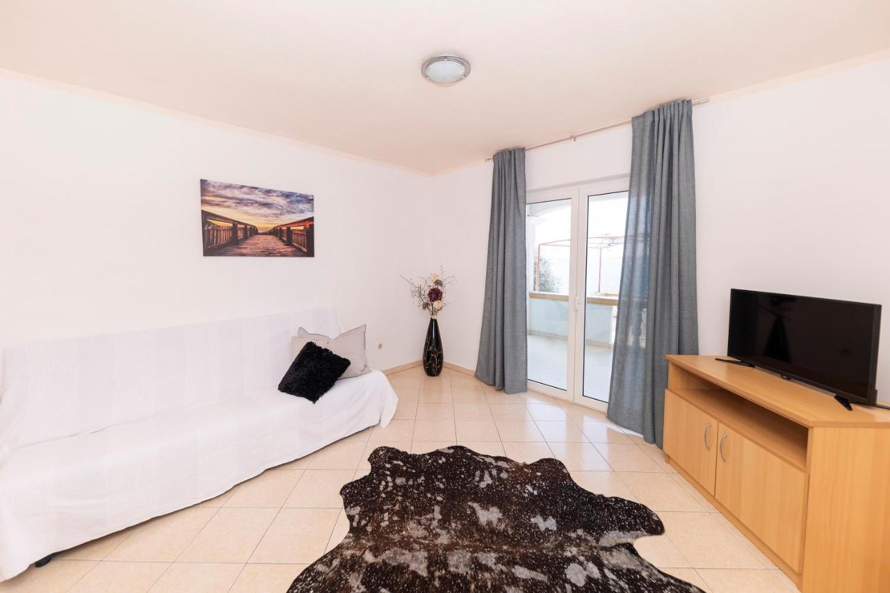 Apartments Seaside Бибинє Екстер'єр фото