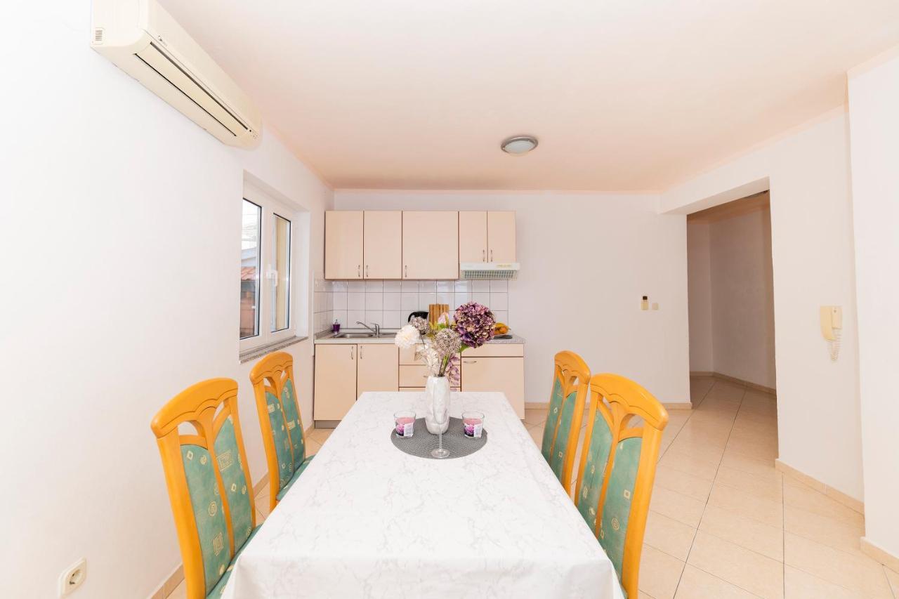 Apartments Seaside Бибинє Екстер'єр фото