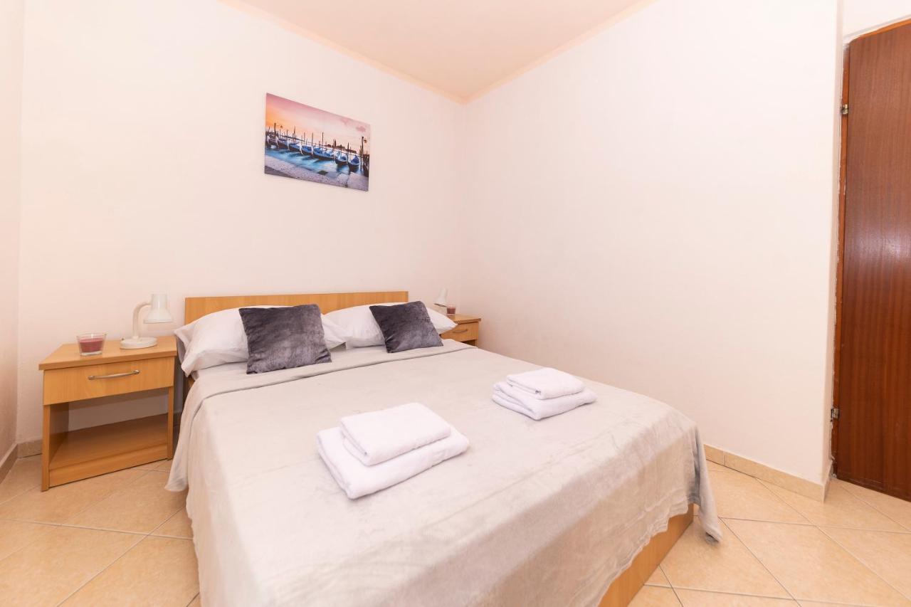 Apartments Seaside Бибинє Екстер'єр фото