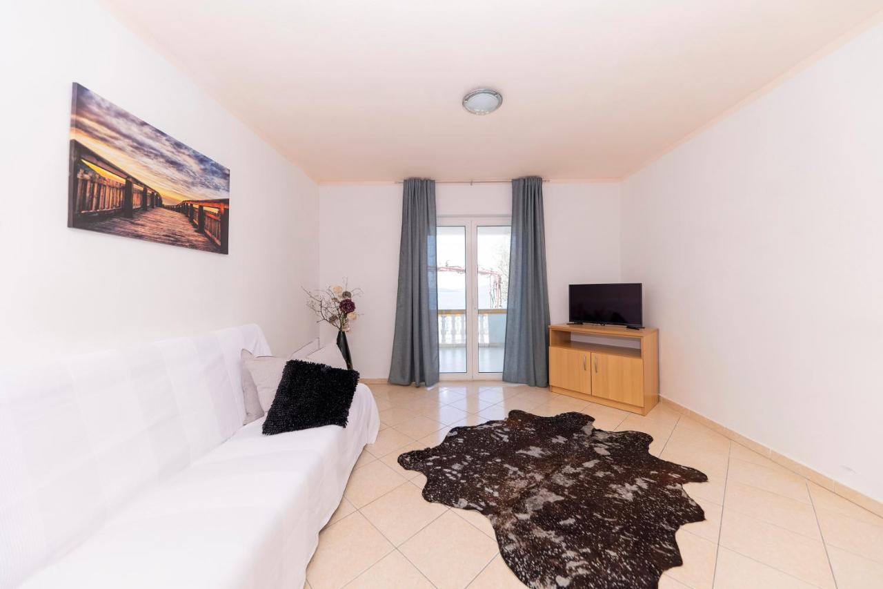 Apartments Seaside Бибинє Екстер'єр фото